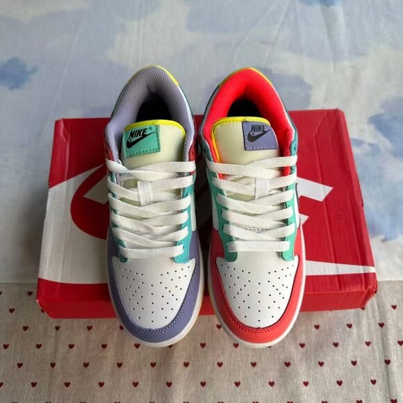 Nike casual low-top sneakers - Picture 2 of 9